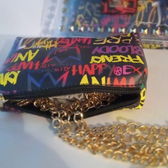 Woman's Purse - Picture 8 of 9